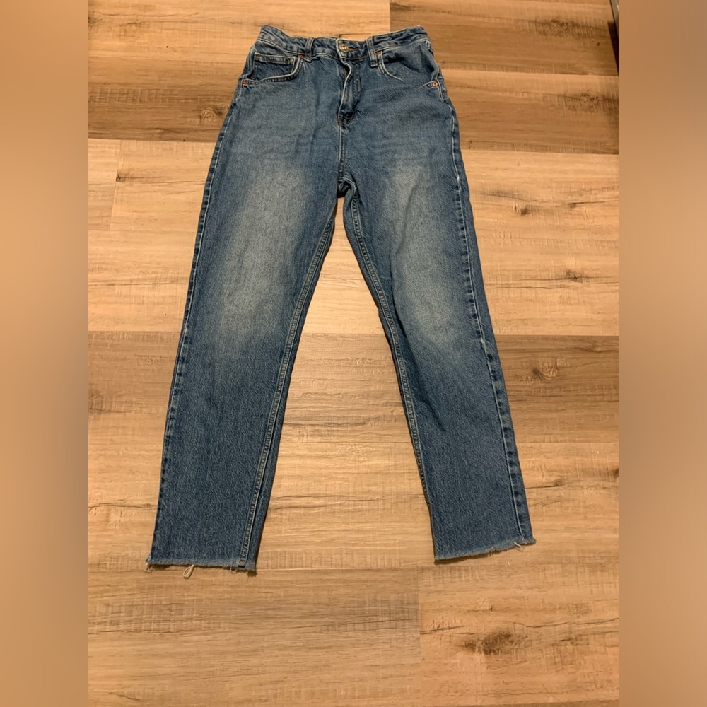 BDG women’s straight leg jeans.